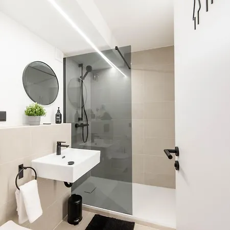 Malu - Im Zentrum, Kostenloser Parkplatz, Balkon, Netflix, 24h Checkin Apartment